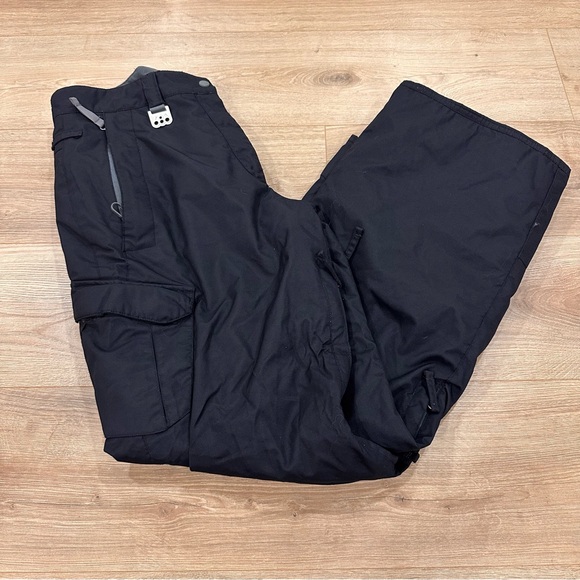Women’s 686 Mannual snowboarding pants black size medium inseam 30 - Picture 1 of 9